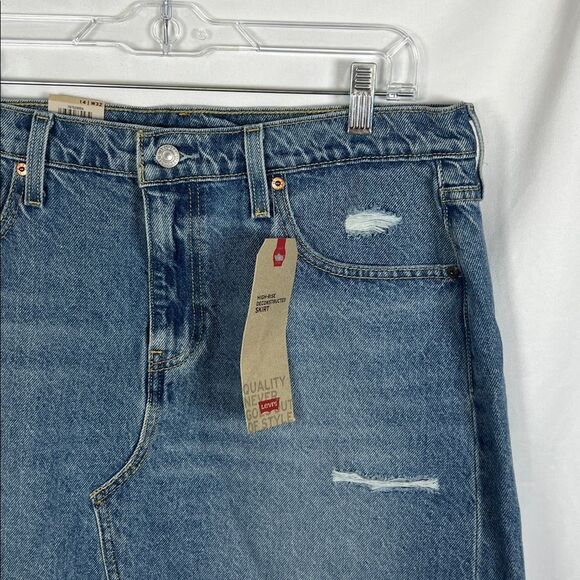 Levi's High Rise Deconstructed Distressed Blue Denim Skirt size 14 / 32 NWT - Picture 2 of 5